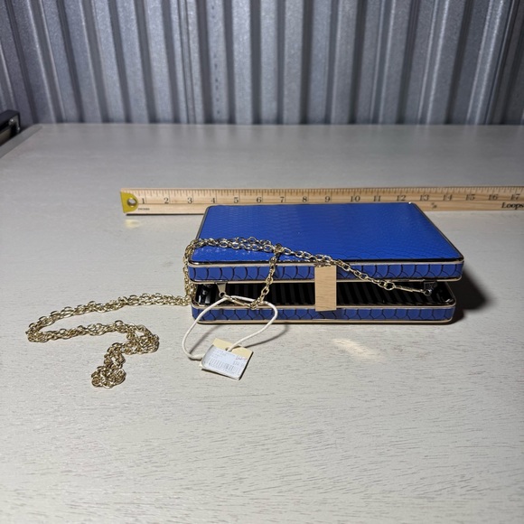 NWT, Blue Crocodile Pattern Clutch with Gold Tone Chain - Picture 4 of 8